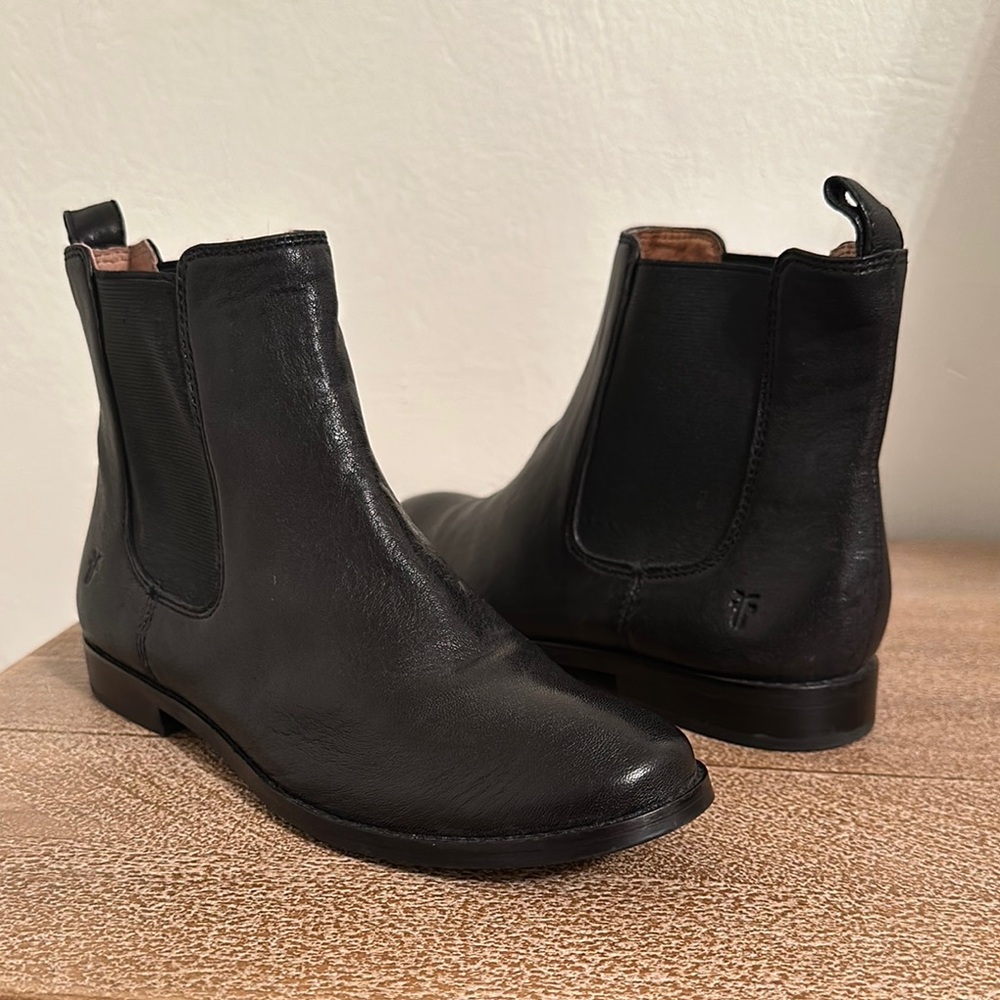 Frye Carly Chelsea Ankle Boots